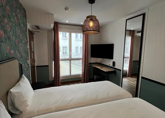 Vintage Gare Du Nord Hotel