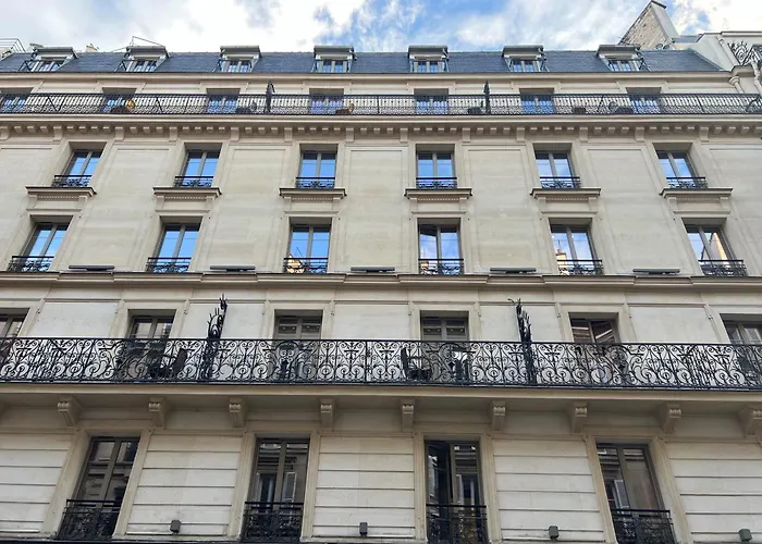 Vintage Gare Du Nord Hotel